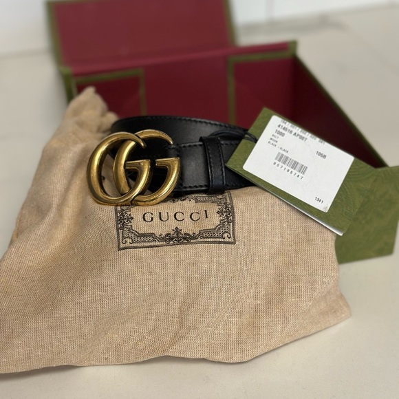 Gucci Black Belt with Gold Double G Buckle - Picture 1 of 6